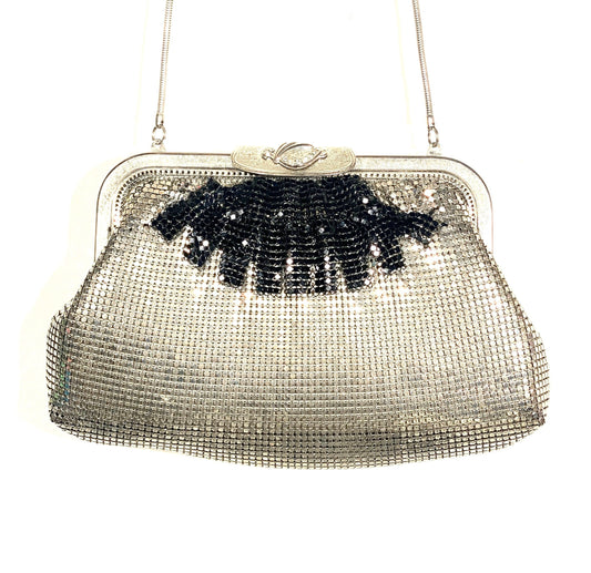 Arton 80s silver / black mesh clucth bag with jeweled closure, mint
