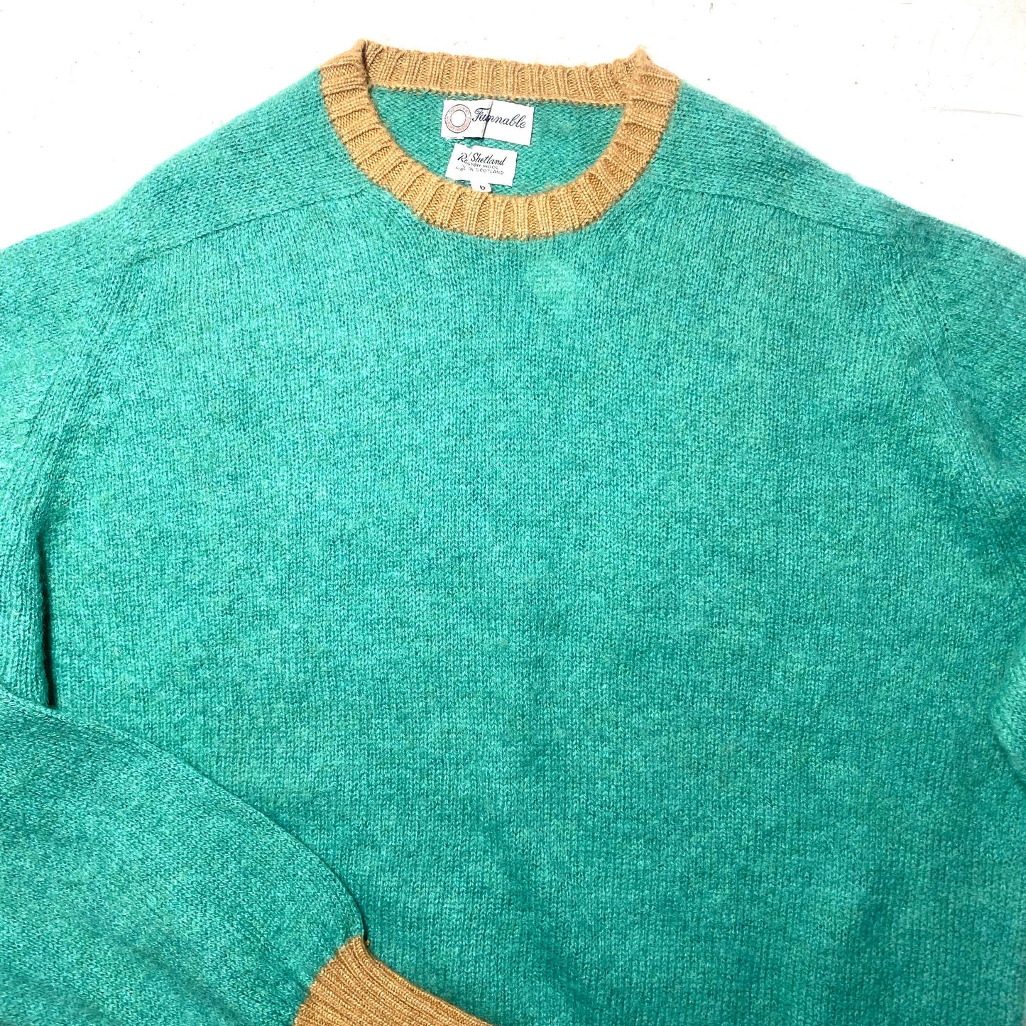 Façonnable Shetland new wool pullover in sea green with beige collar and cuffs, new old stock 80s