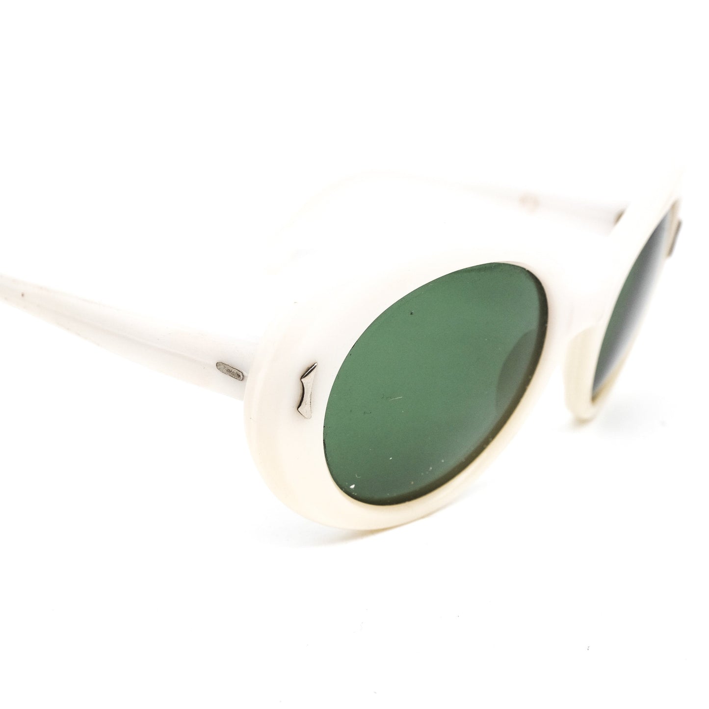 Vintage white acetate round sunglasses made in the 80s in good vintage condition NOS