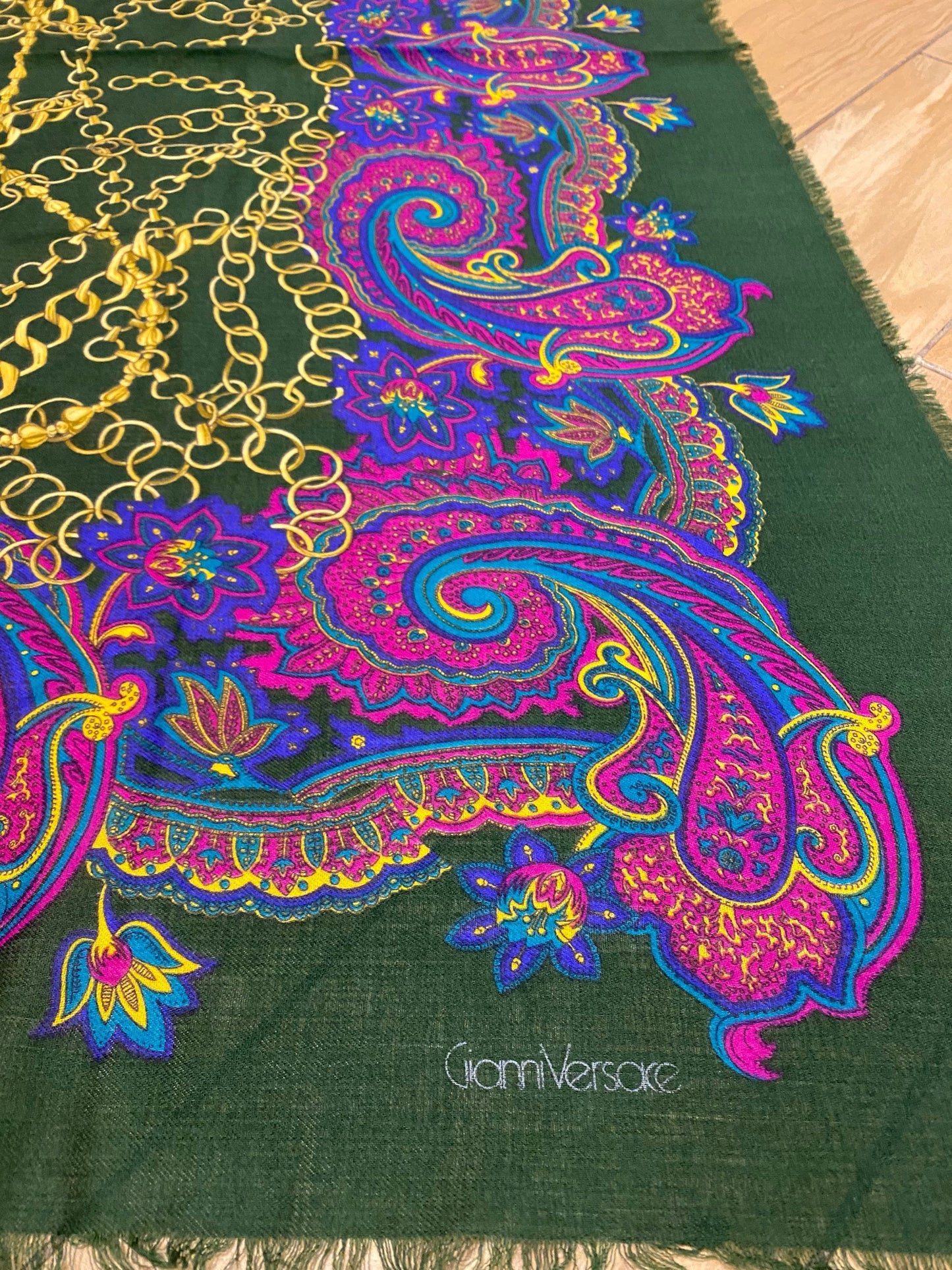 Gianni Versace early 80s huge 100% wool Green, golden baroque chains & purple flowers scarf, mint