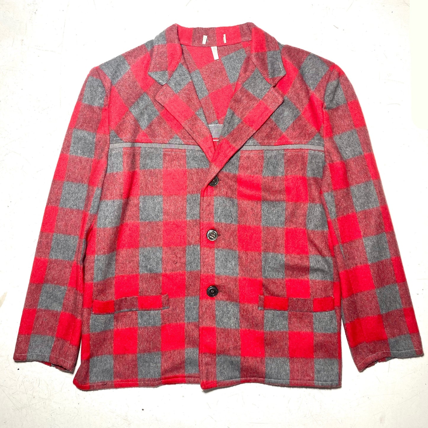 Red/grey checkered hunter style pure new wool blazer made in Italy, 70s mint condition