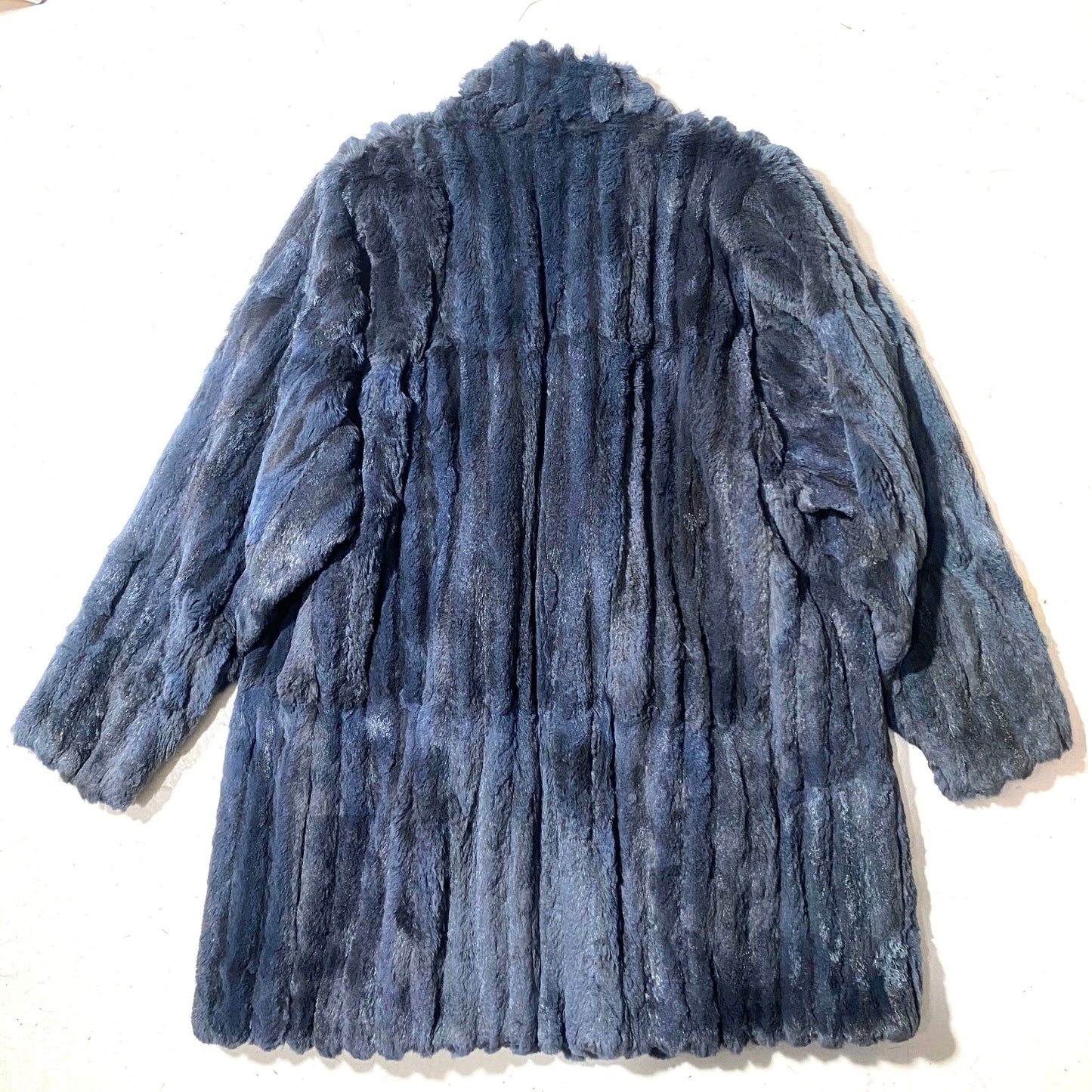 Classy real grey fur made in Italy in the 80s, modern cut, beautiful and minty