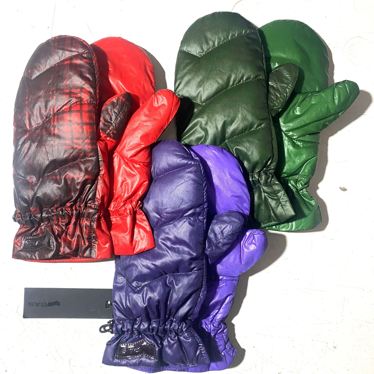 GAS 90s nylon padded winter puffer gloves, coming in 3 colorways, new with tags