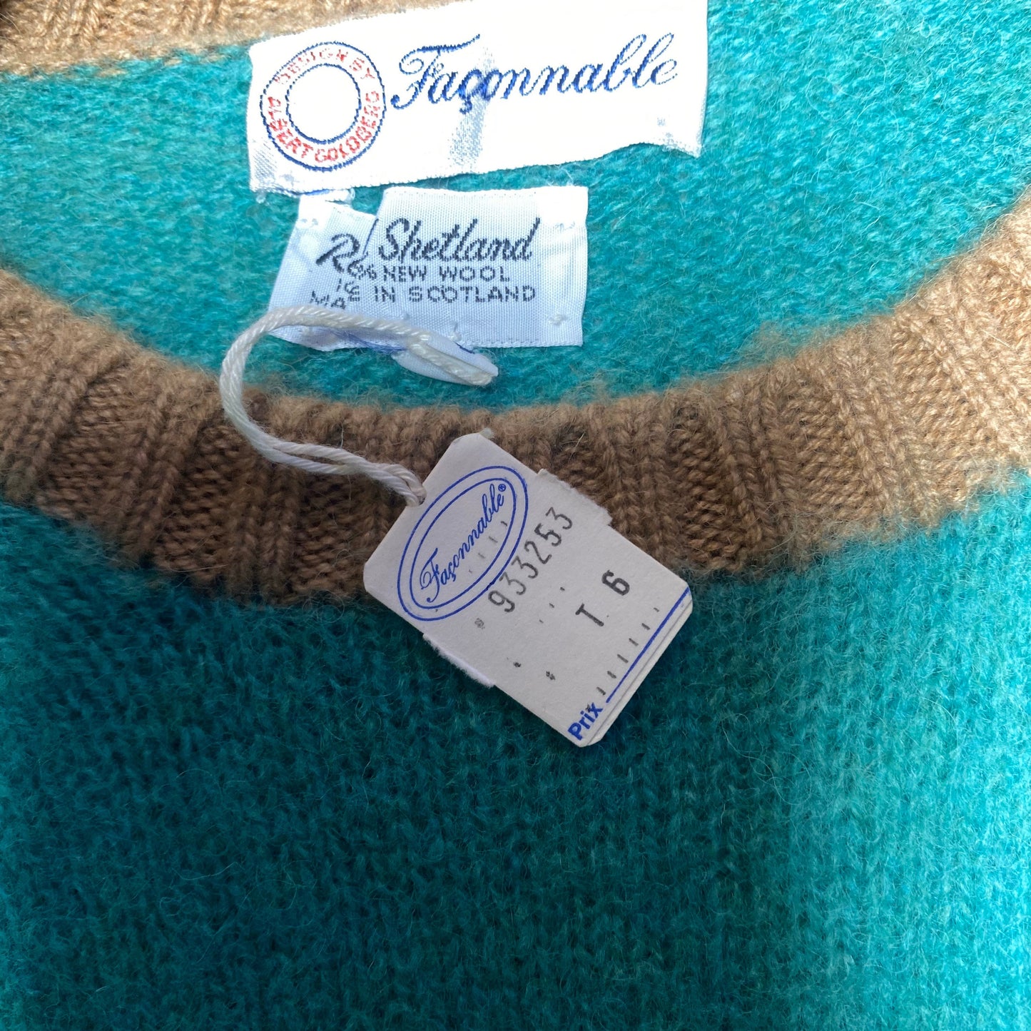 Façonnable Shetland new wool pullover in sea green with beige collar and cuffs, new old stock 80s