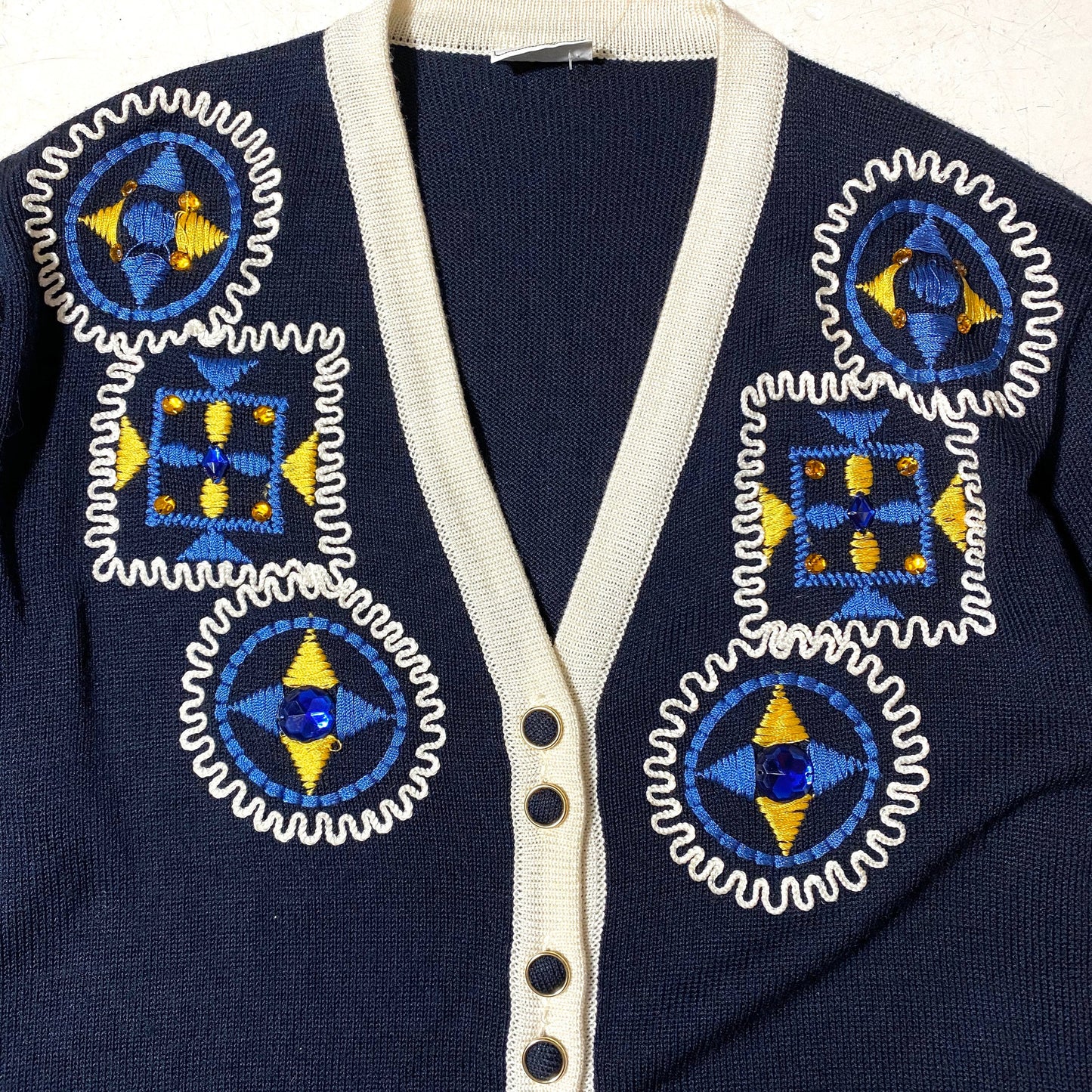 Ella vintage navy ladies cardigan with embroidered motif and pockets, 89s mint condition