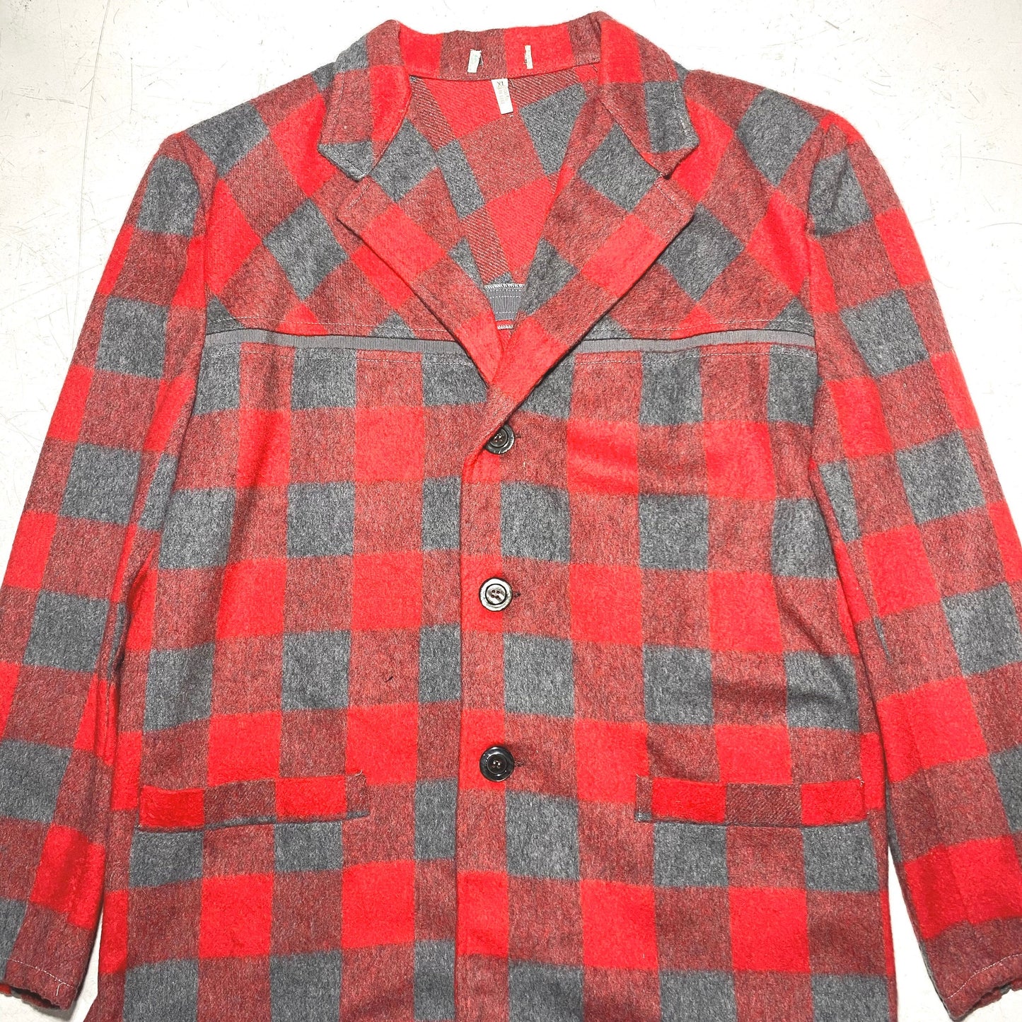 Red/grey checkered hunter style pure new wool blazer made in Italy, 70s mint condition