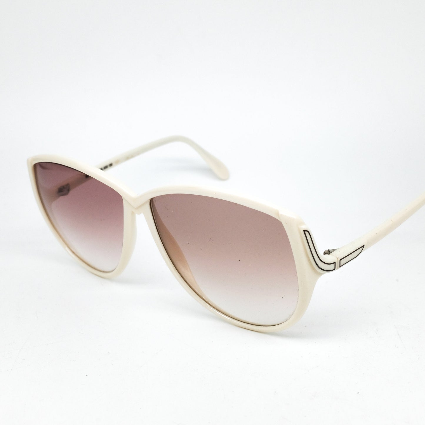 Silhouette 3032 squarish sunglasses in white acetate with brown degrade lenses, 1970s space age NOS