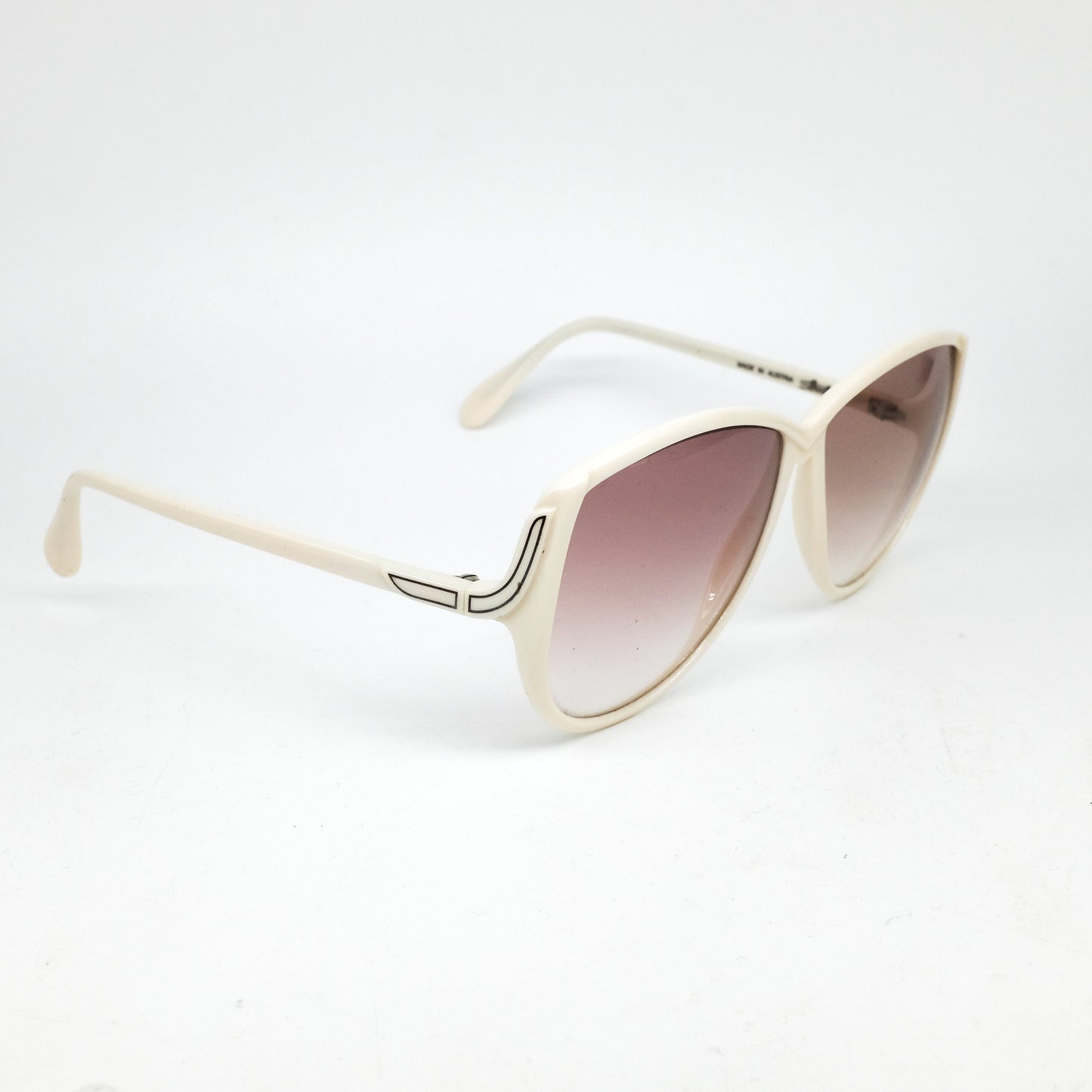 Silhouette 3032 squarish sunglasses in white acetate with brown degrade lenses, 1970s space age NOS