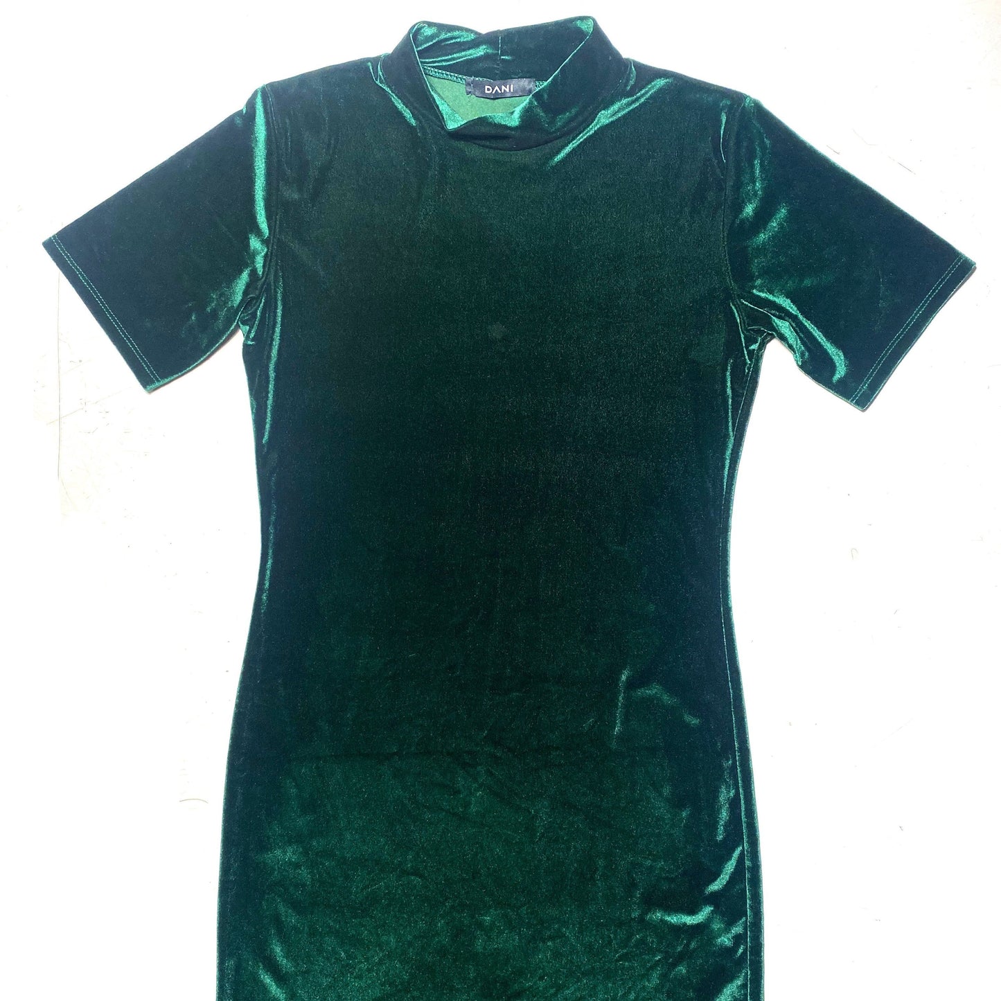 Dani emerald green elastic / slim fit velvet dress, minimal and elegant, mint