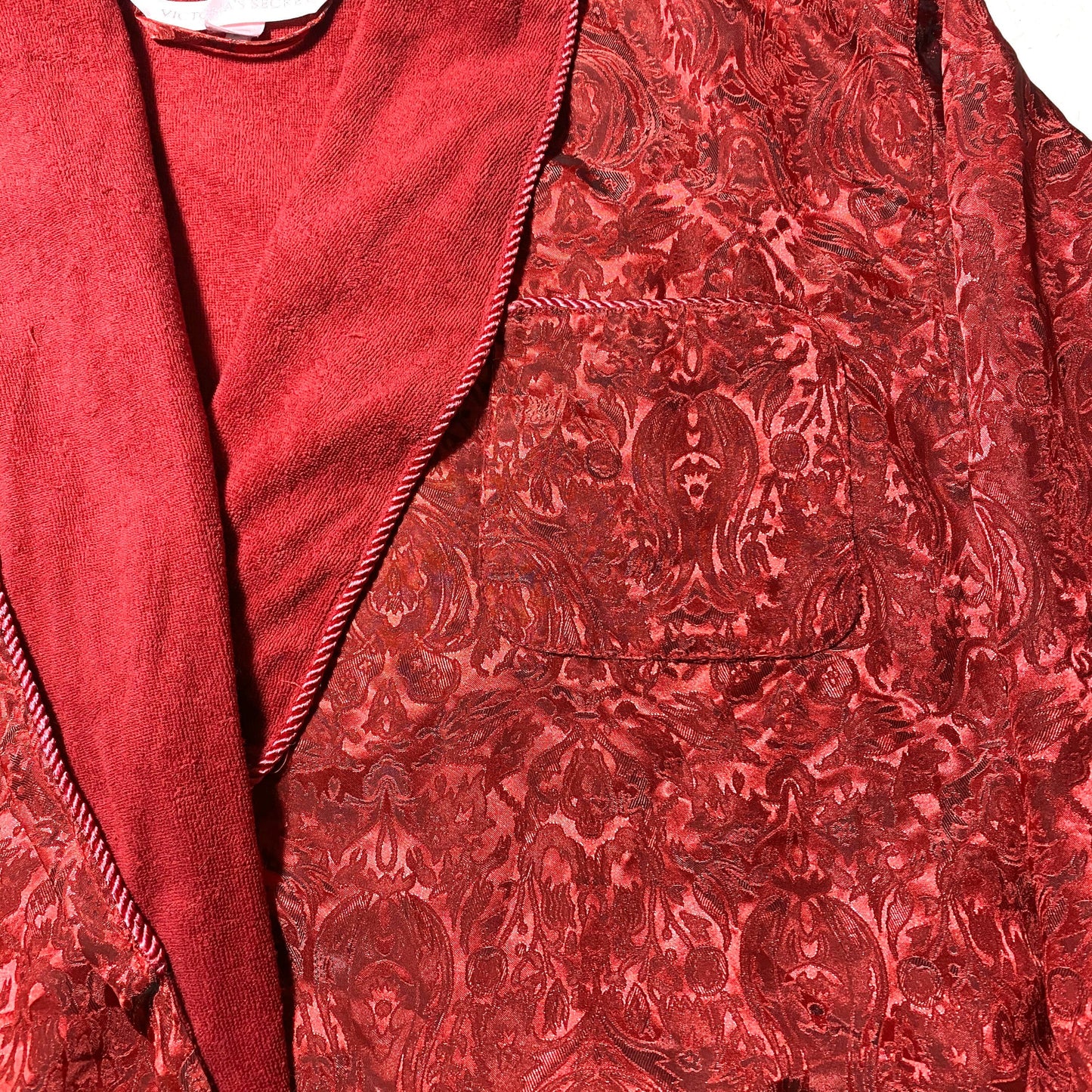 Victoria Secret red shiny satin jacquard baroque dressing gown with terry lining, size S, mint