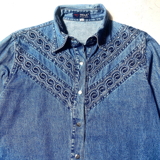 Re&X western style adorned chest ladies  denim shirt, 90s mint condition sz M
