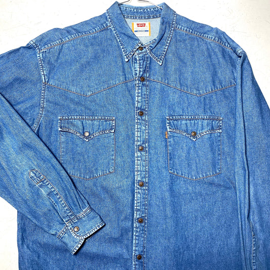 Levi’s vintage indigo blue denim shirt made in USA in the 80s, sz XL perfect condition.