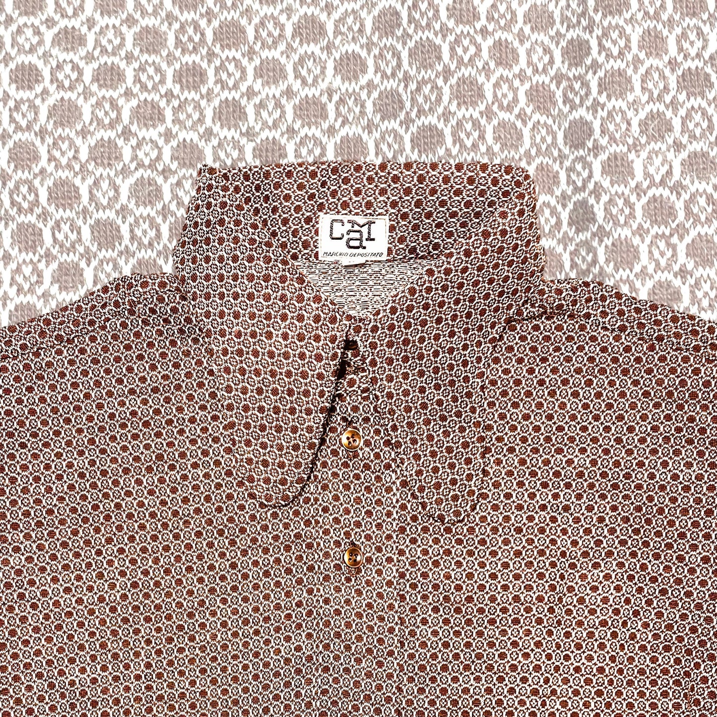 Cam brown/white beagle neck shirt, jacquard knit geometrical allover, made in Italy 1970 NOS in perfect condition