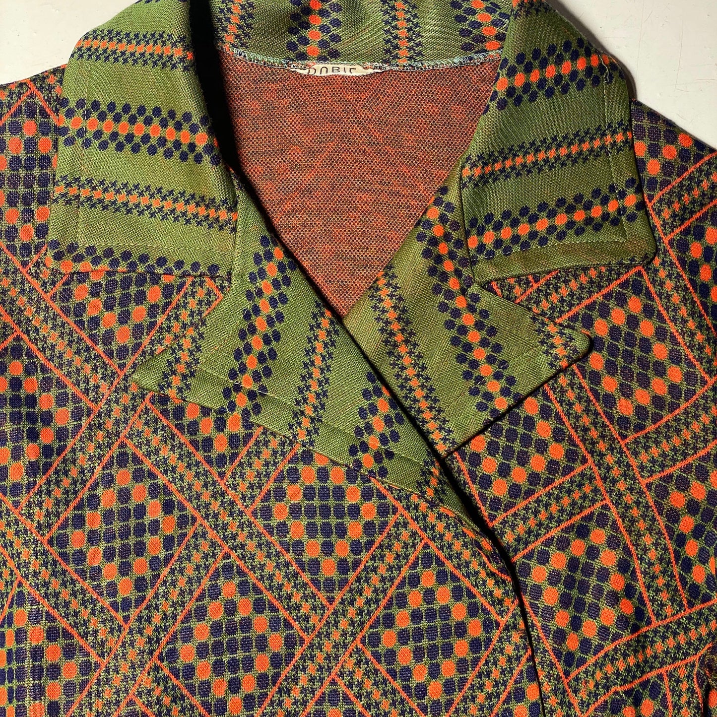 Vintage 60s/70s mod / space age cotton jacquard geometric allover dressing gown, mint