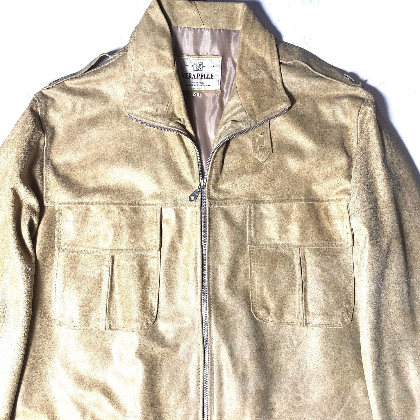 Artisanal beige leather jacket made in Italy in the 90s, almost unused, perfect condition.