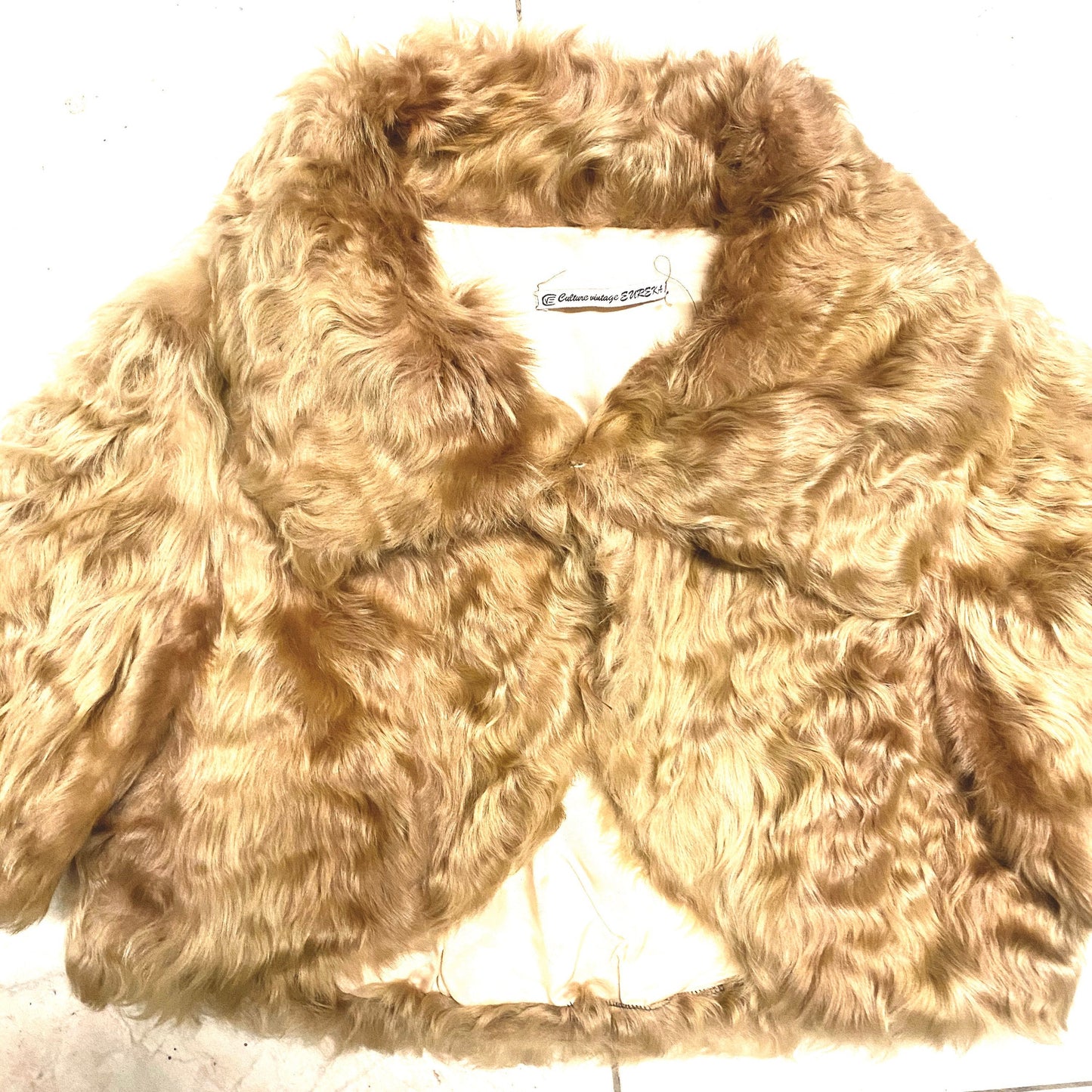 1970s beige real fur shrug jacket with long collar, mint condition